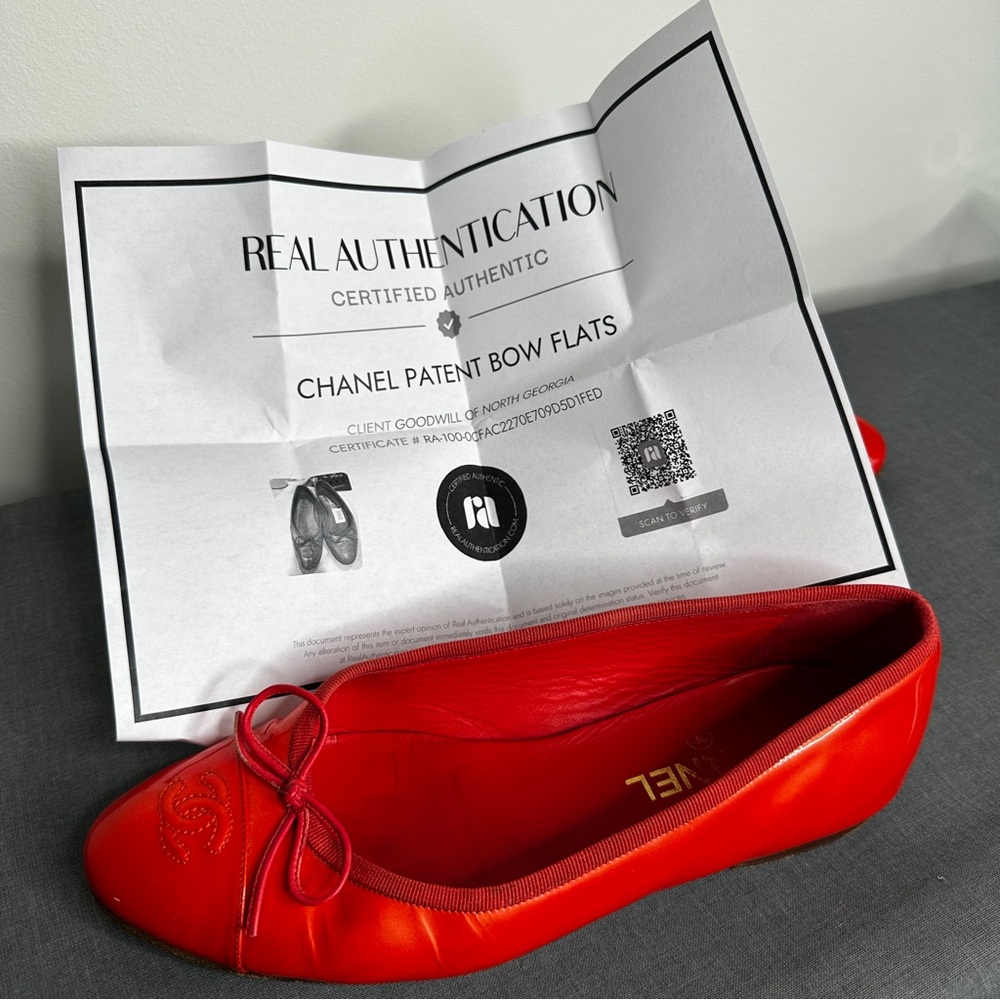 CHANEL - Women’s - Red Leather Patent Flats - Size 39(EU) - Picture 16 of 16